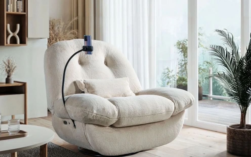 Cloud TV Chair