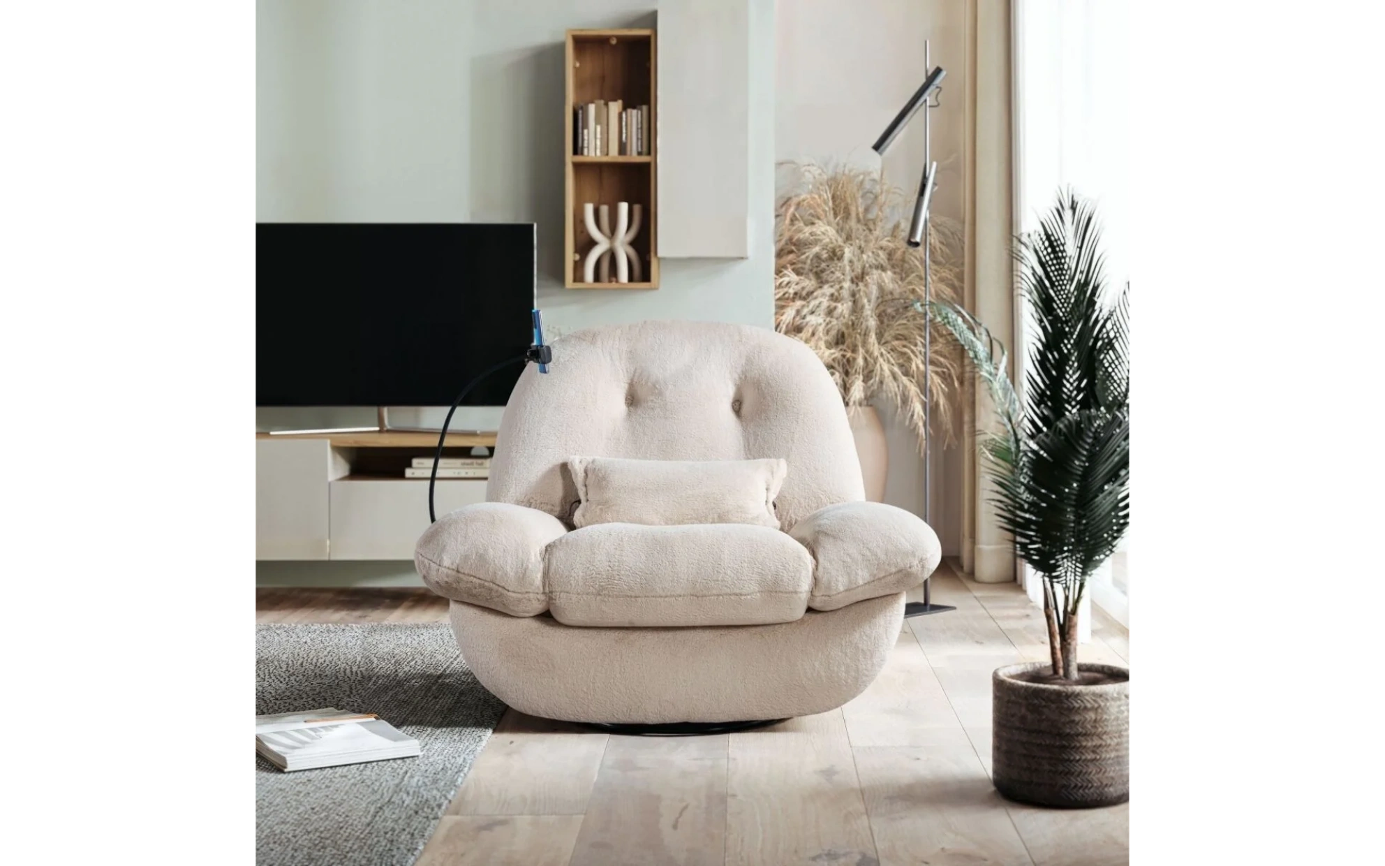 Cloud TV Chair