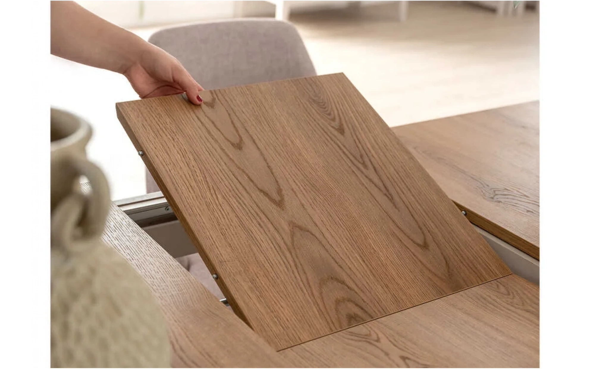 Monica Pop-Up Table