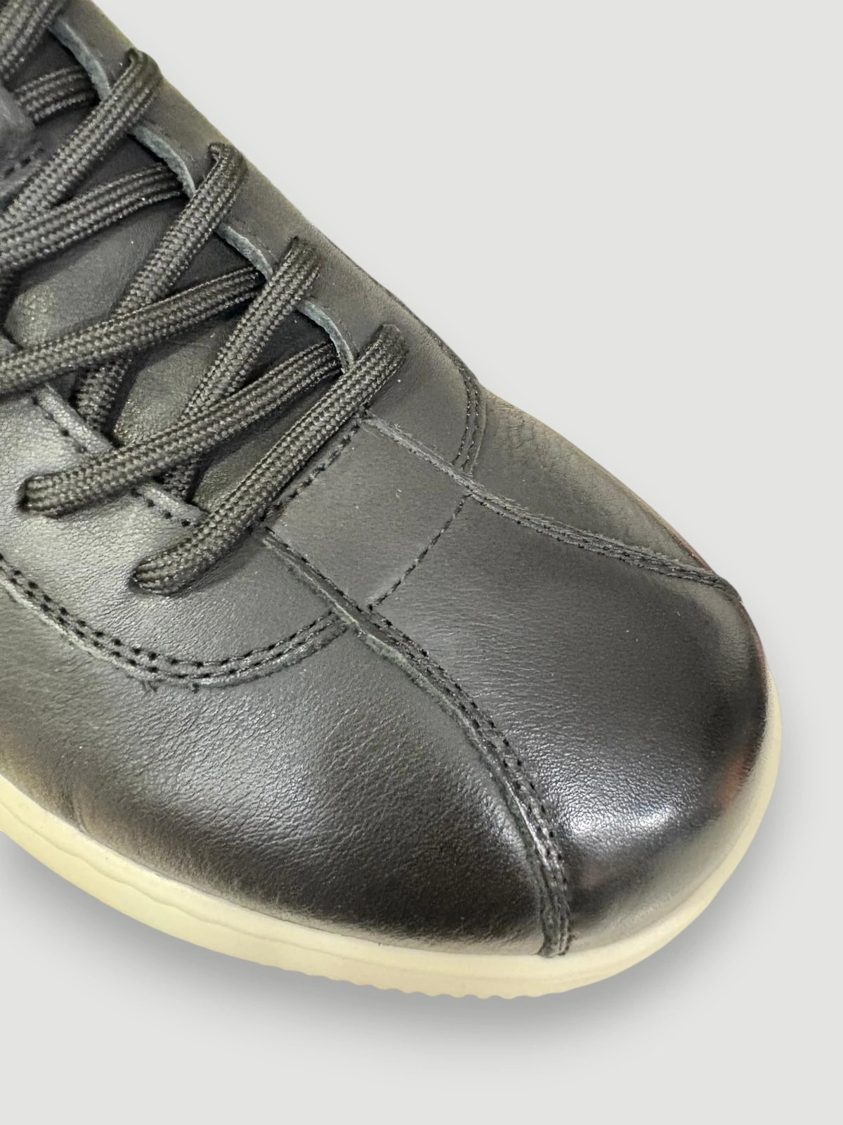 GUJA 26Y564-1 ERKEK HAKİKİ DERİ BAĞCIKLI GÜNLÜK AYAKKABI SİYAH