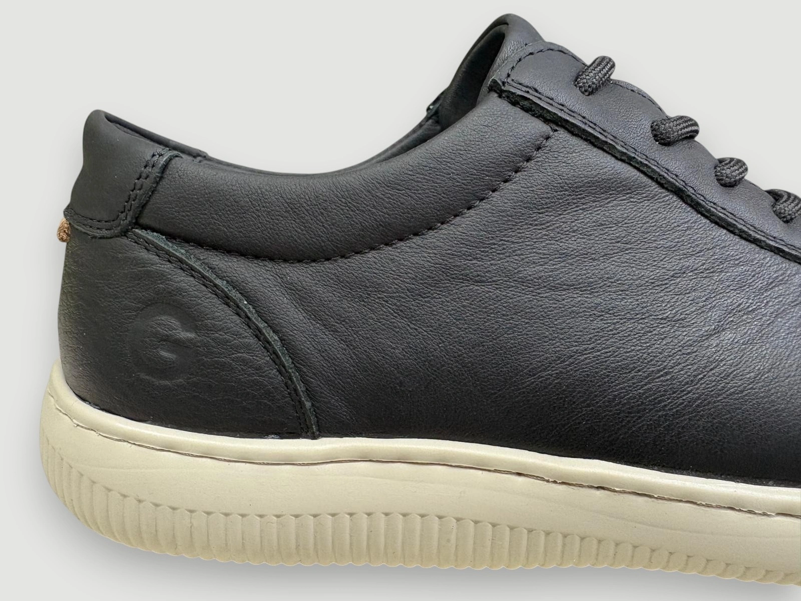 GUJA 26Y564-1 ERKEK HAKİKİ DERİ BAĞCIKLI GÜNLÜK AYAKKABI SİYAH