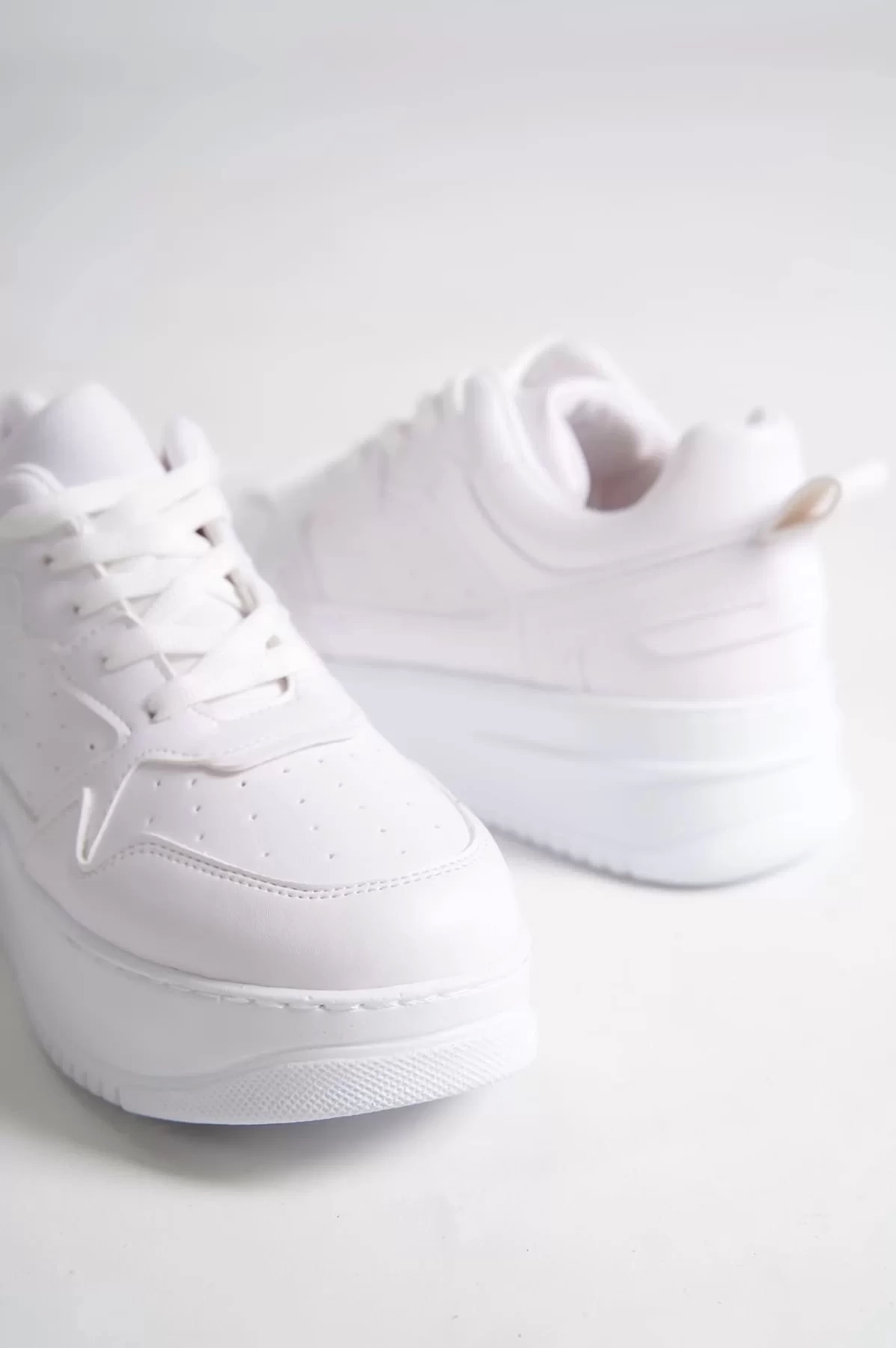 ALESSI Bağcıklı Ortopedik Taban Kadın Sneaker Spor Ayakkabı BT - Beyaz