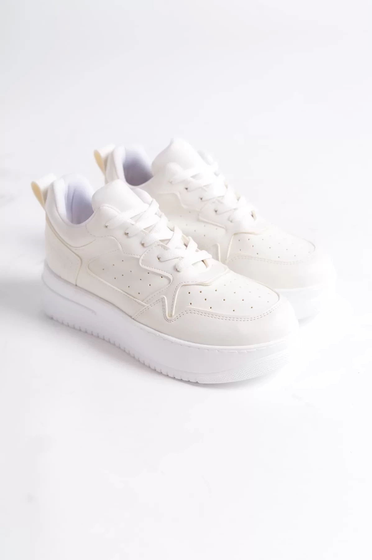 ALESSI Bağcıklı Ortopedik Taban Kadın Sneaker Spor Ayakkabı BT - Kırık Beyaz