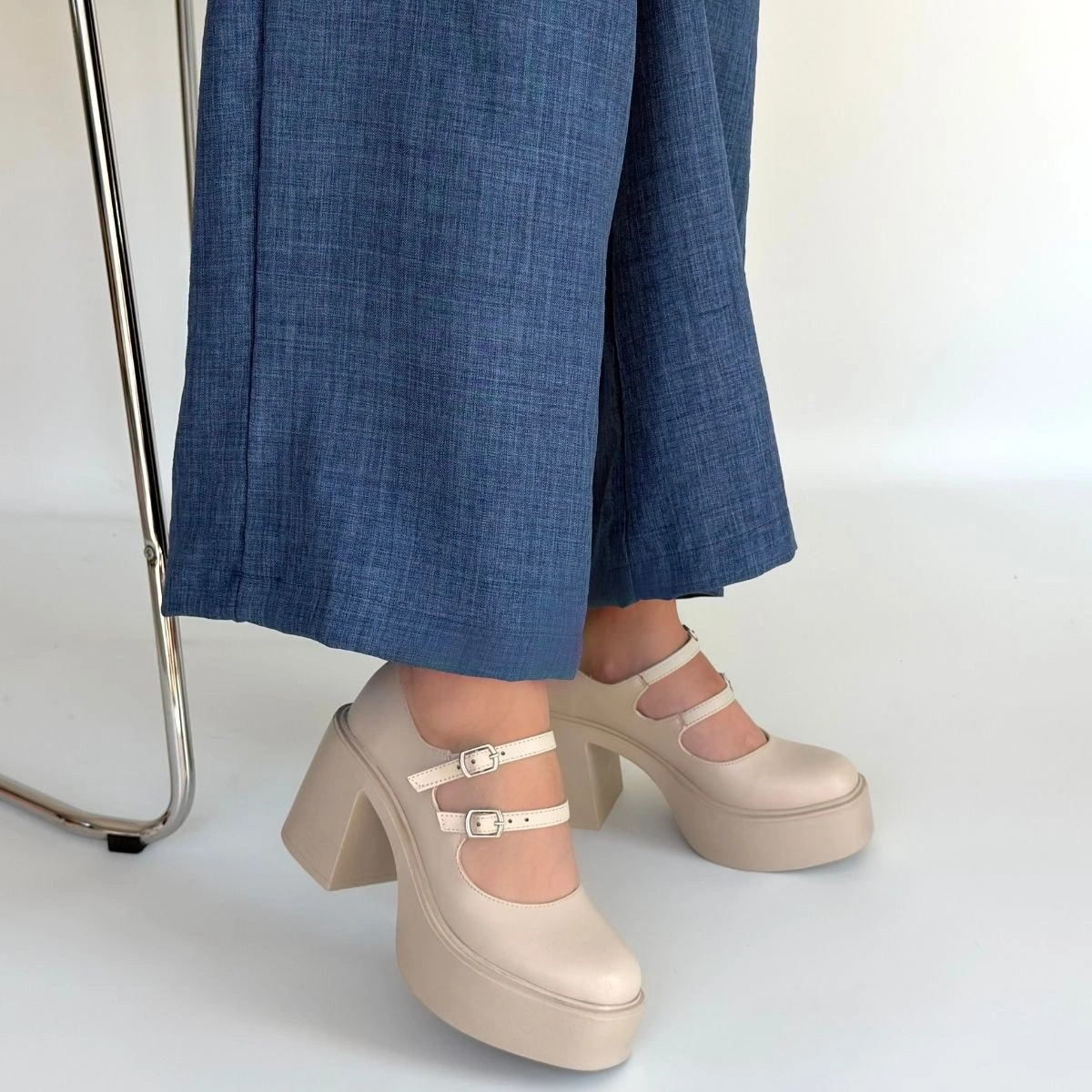 Jarlo Bej Cilt Dolgu Topuk Ayakkabı