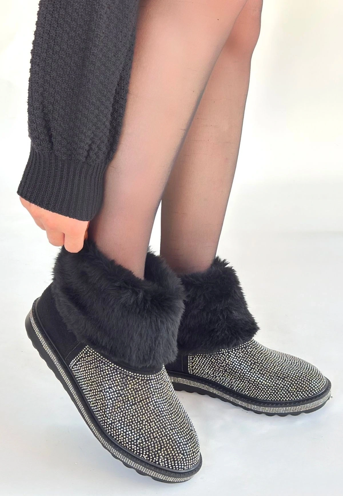 Linka Siyah Süet Gümüş Boncuk İşlemeli Bot