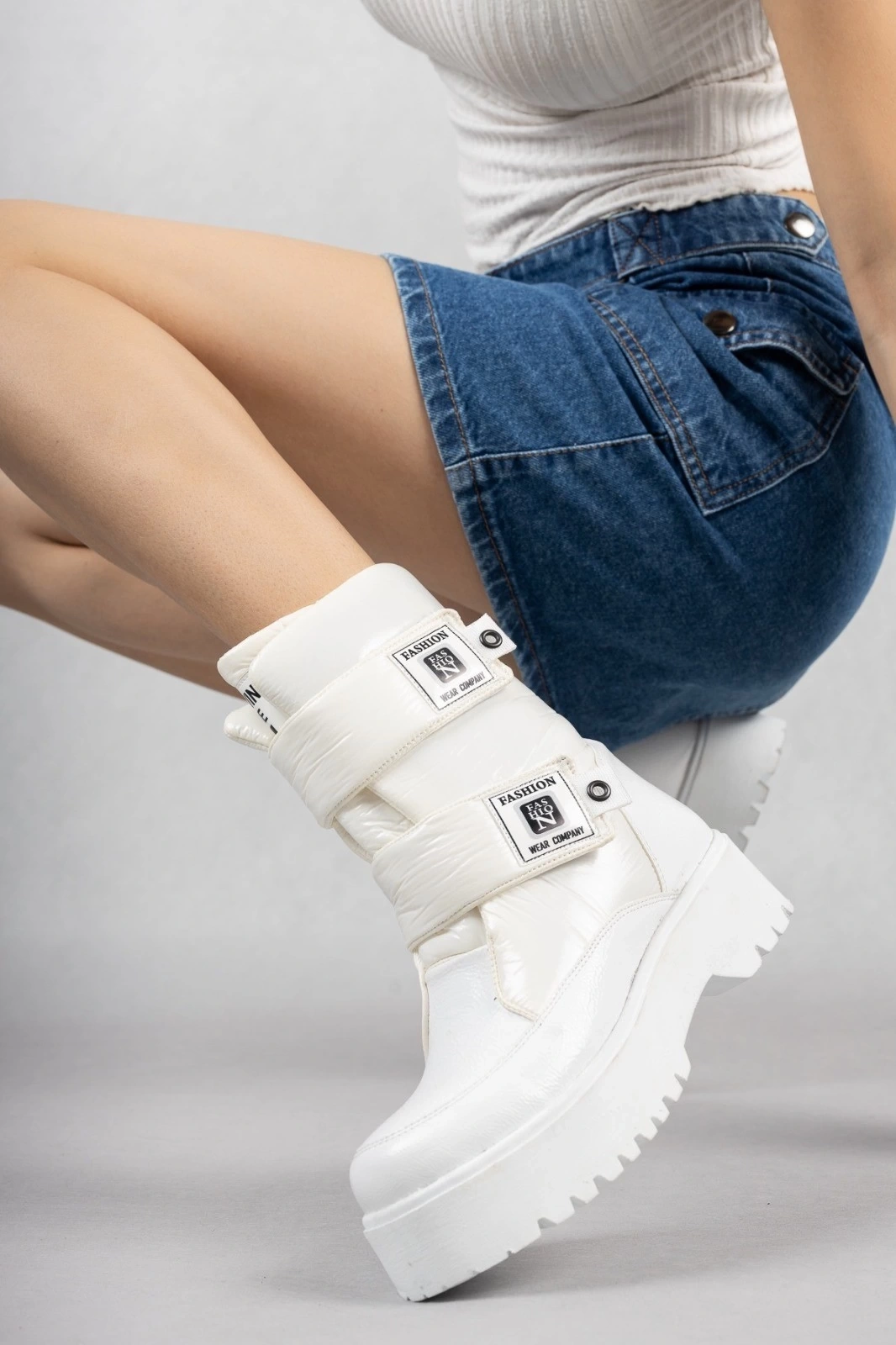 Miah Beyaz Rugan Kar Bot