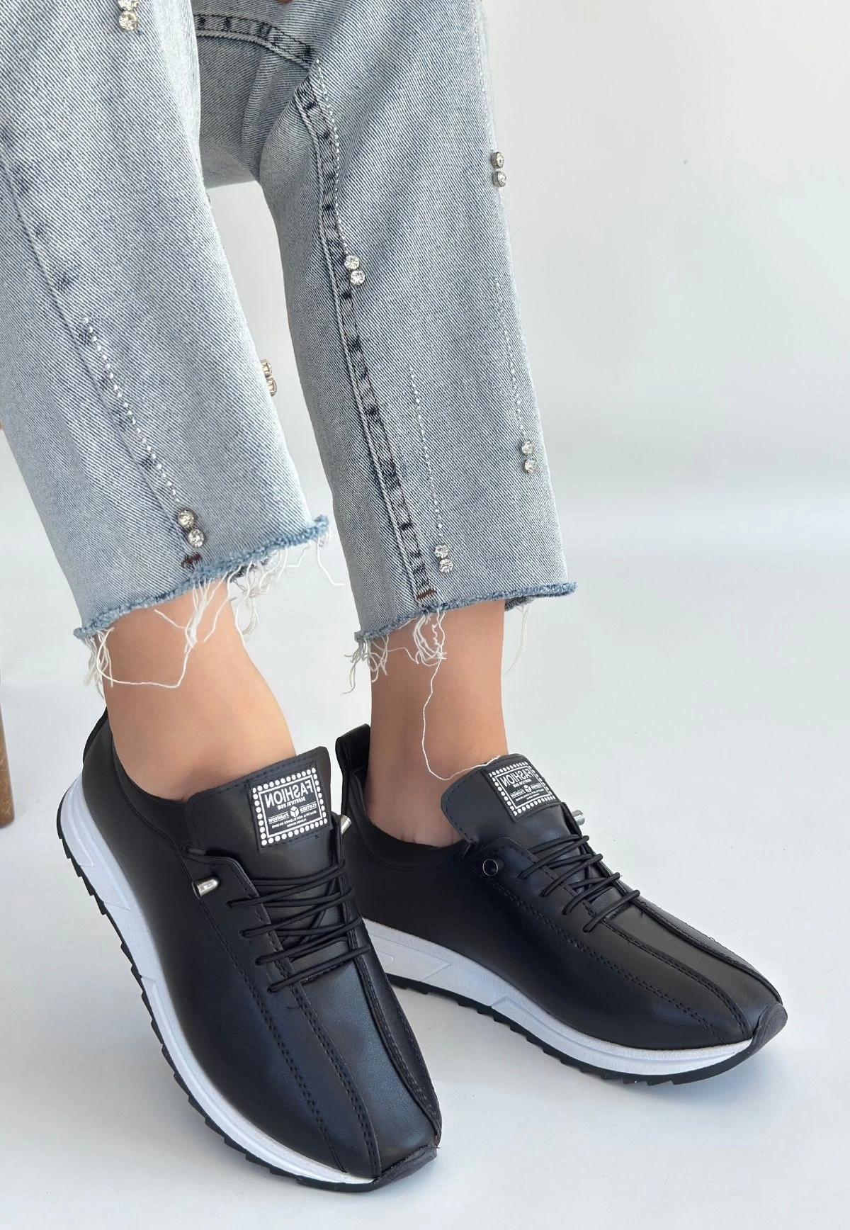 Monya Siyah Cilt Bağcıklı Spor Ayakkabı