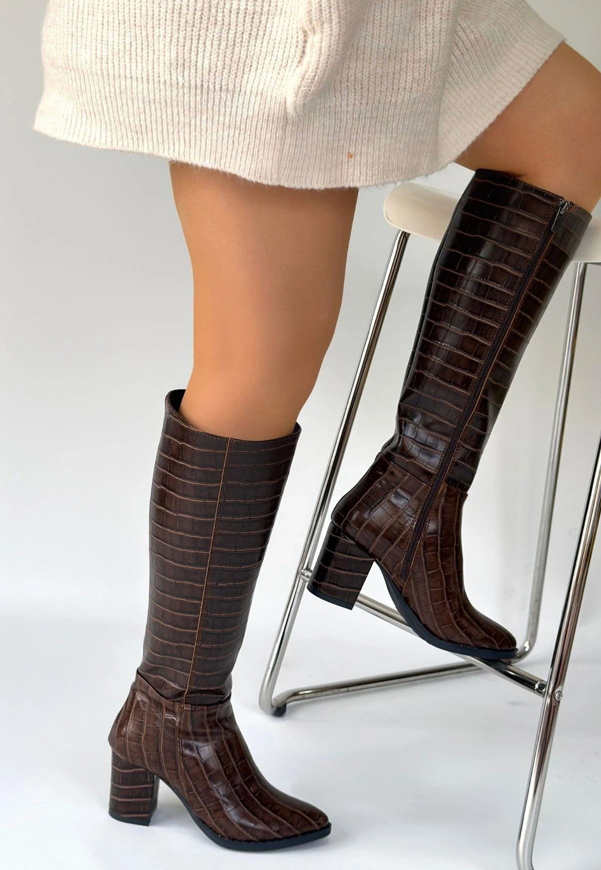 Morena Acı Kahve Desenli Rugan Topuklu Çizme