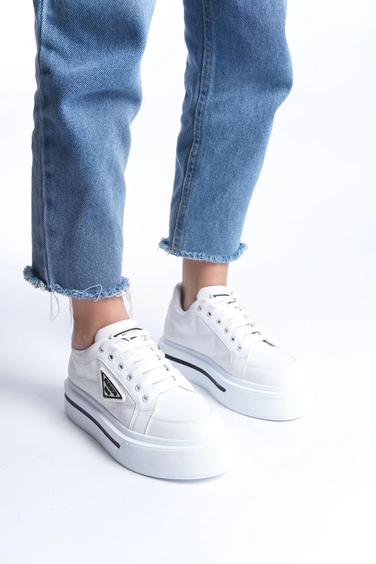 PRAG Bağcıklı Ortopedik Taban Desenli Kadın Sneaker Spor Ayakkabı  BT - Beyaz