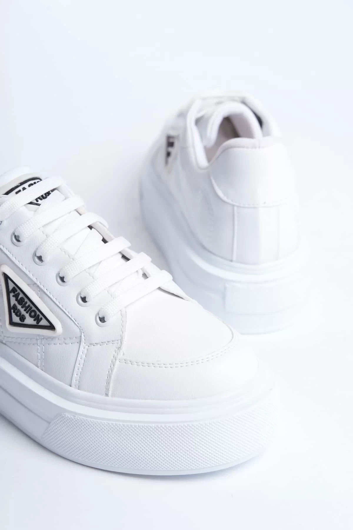 PRAG Bağcıklı Ortopedik Taban Desenli Kadın Sneaker Spor Ayakkabı  BT - Beyaz