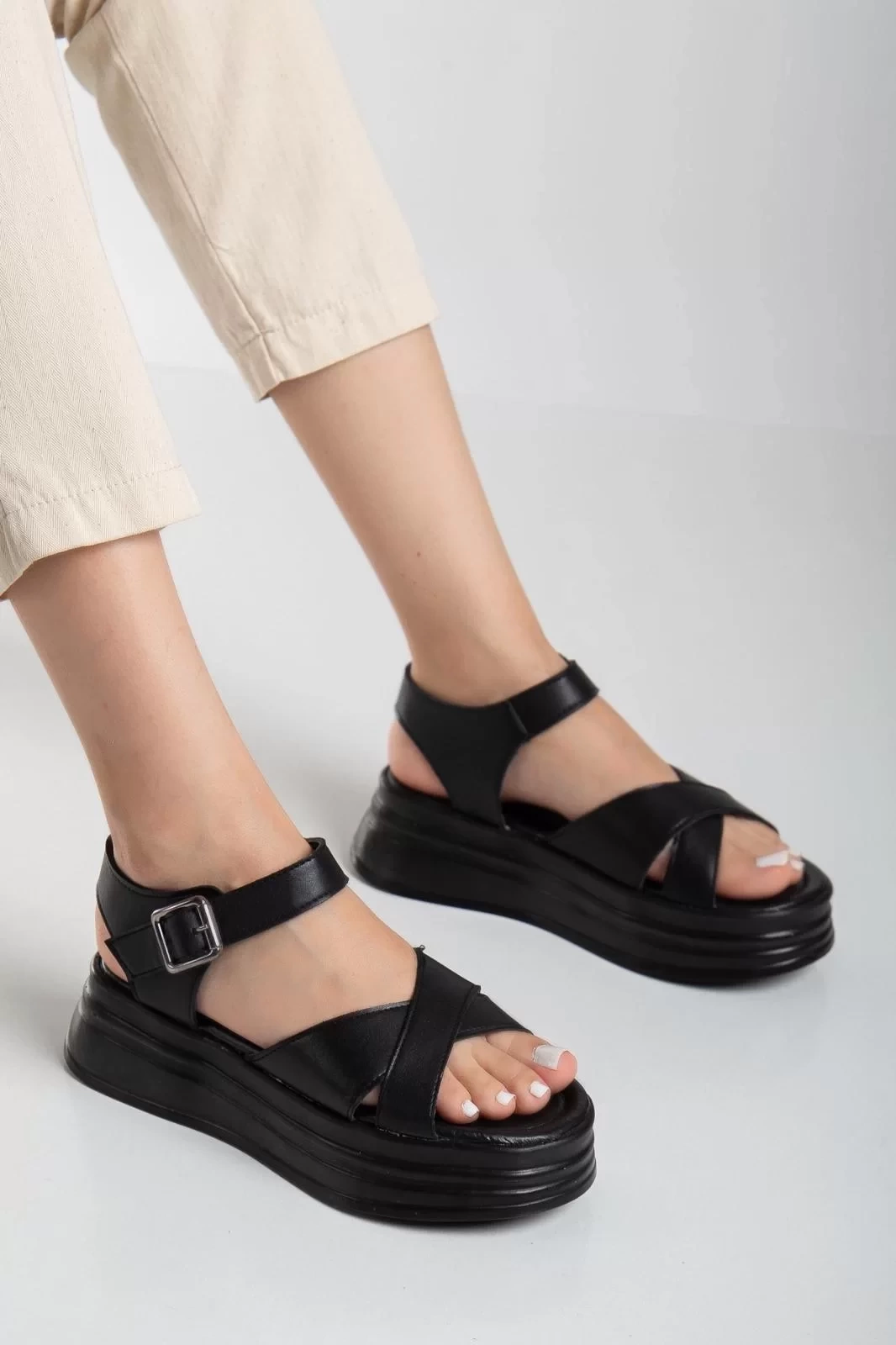 Sibna Siyah Cilt Kemerli Sandalet