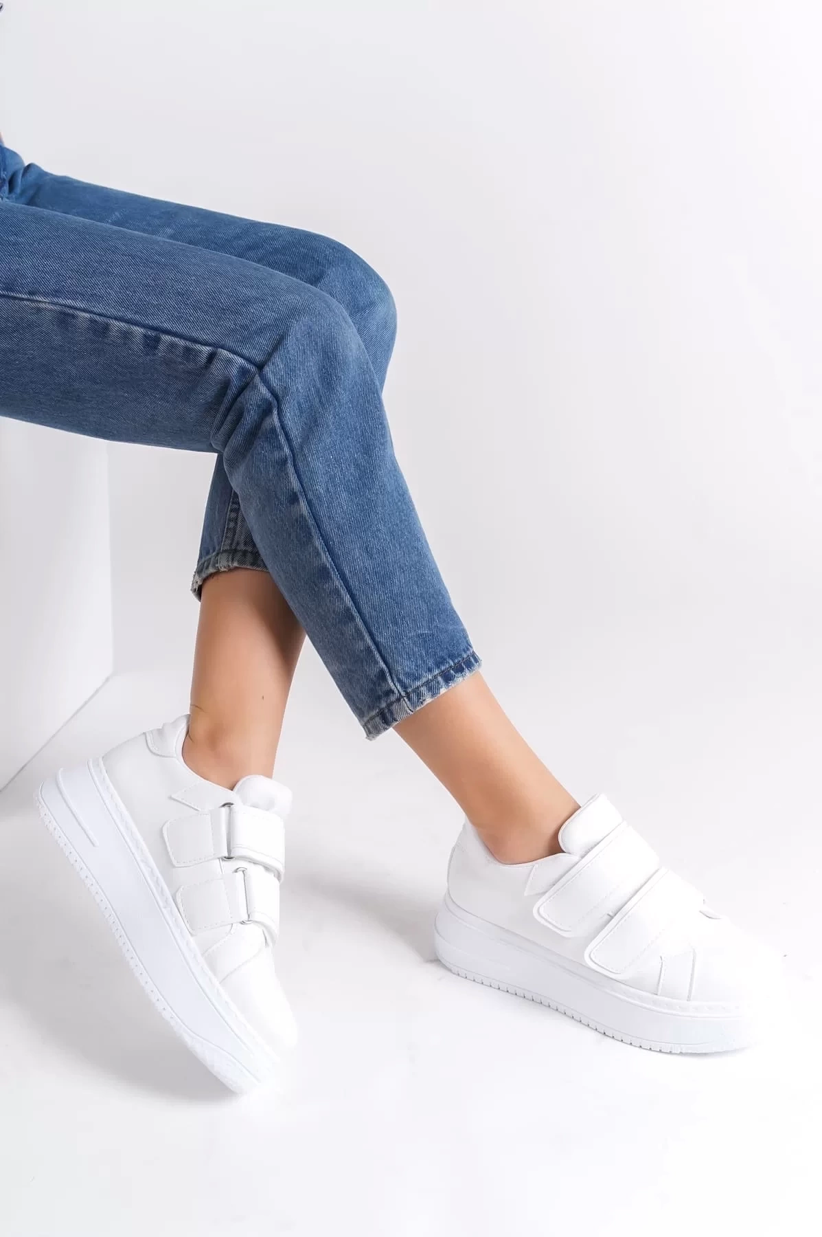 VALENCIA Bağcıksız Cırt Cırtlı Ortopedik Taban Kadın Sneaker Spor Ayakkabı BT - Beyaz