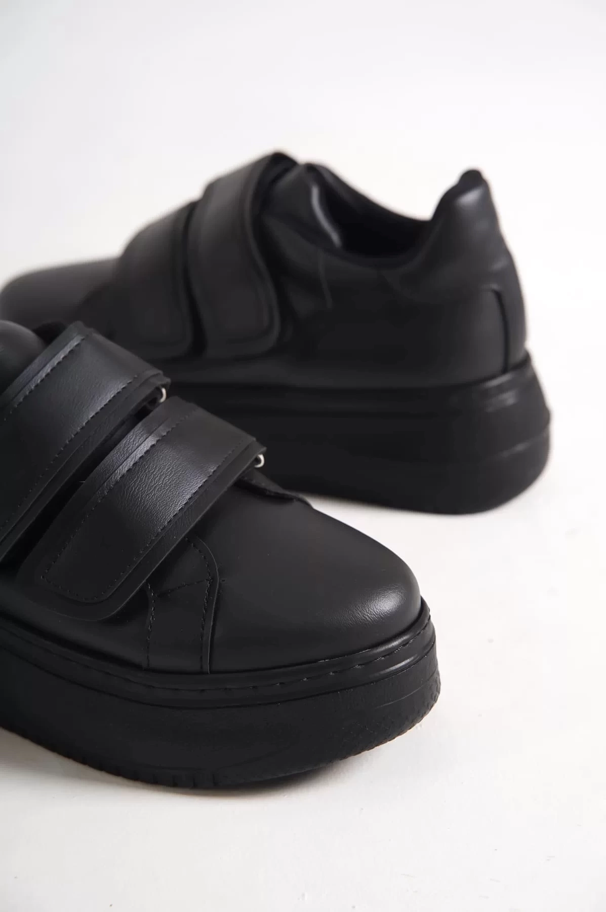 VALENCIA Bağcıksız Cırt Cırtlı Ortopedik Taban Kadın Sneaker Spor Ayakkabı ST - Siyah