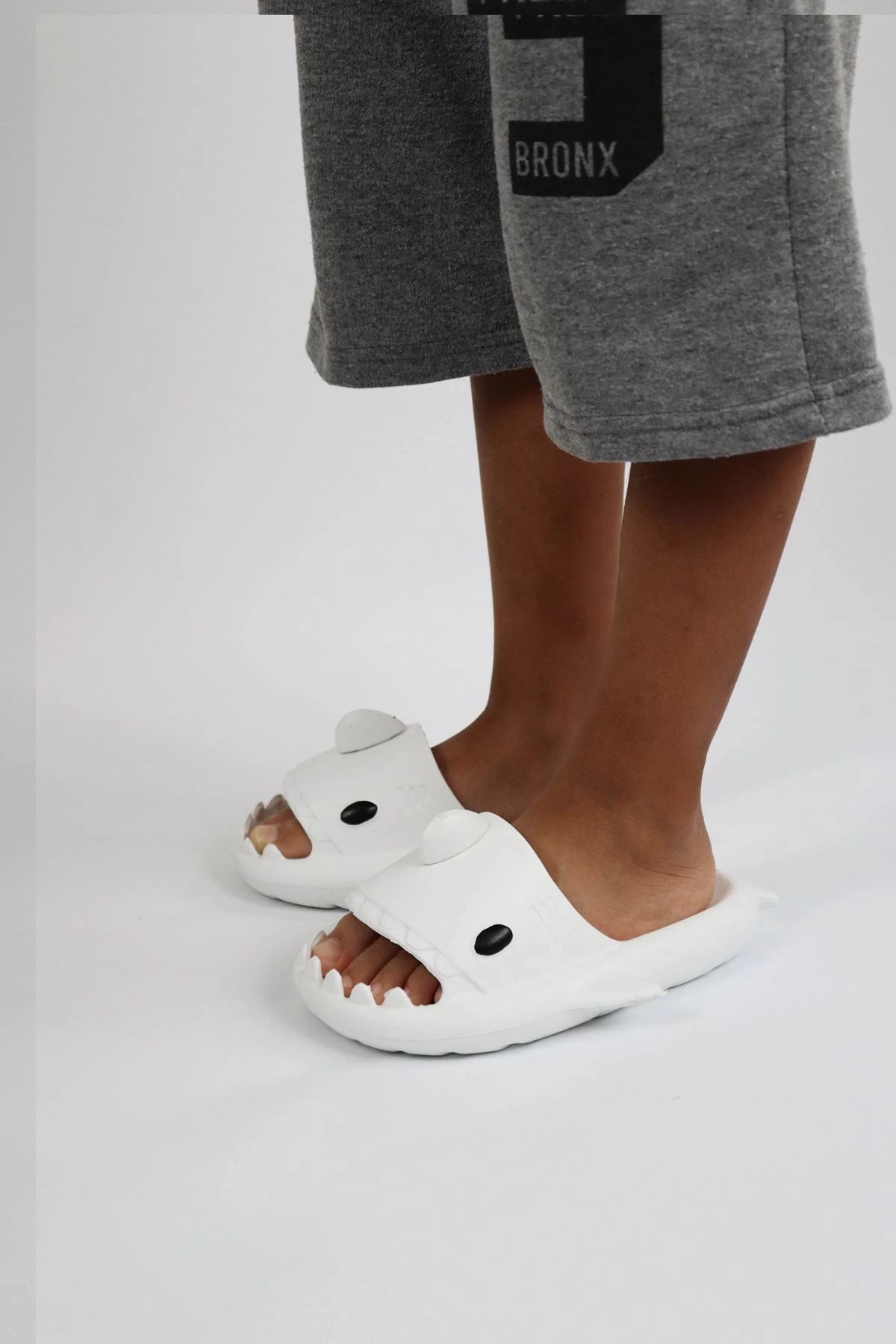WG500 Köpekbalığı Beyaz Unisex Tam Ortopedik Terlik Shark Slides