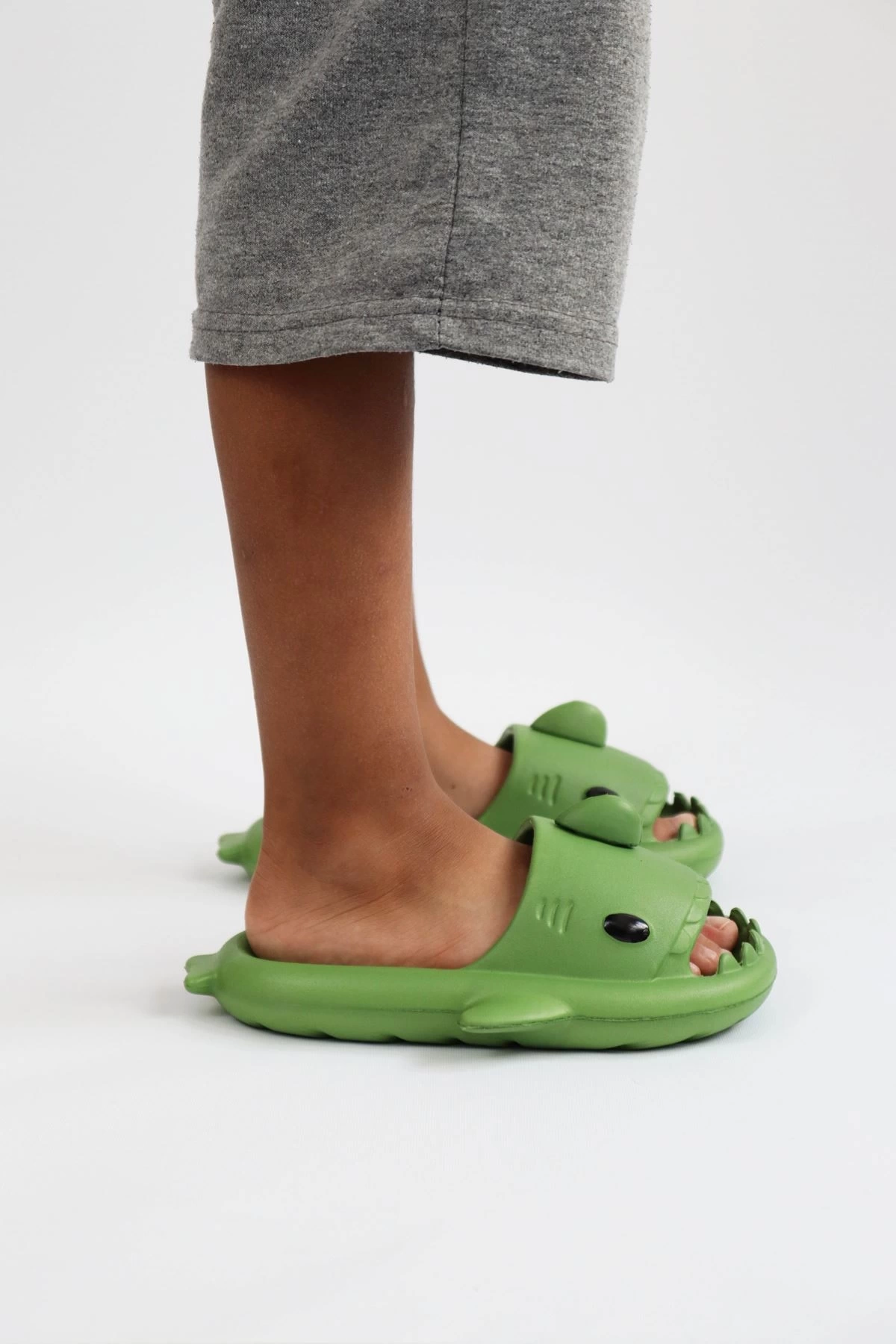 WG500 Köpekbalığı Haki Unisex Tam Ortopedik Terlik Shark Slides
