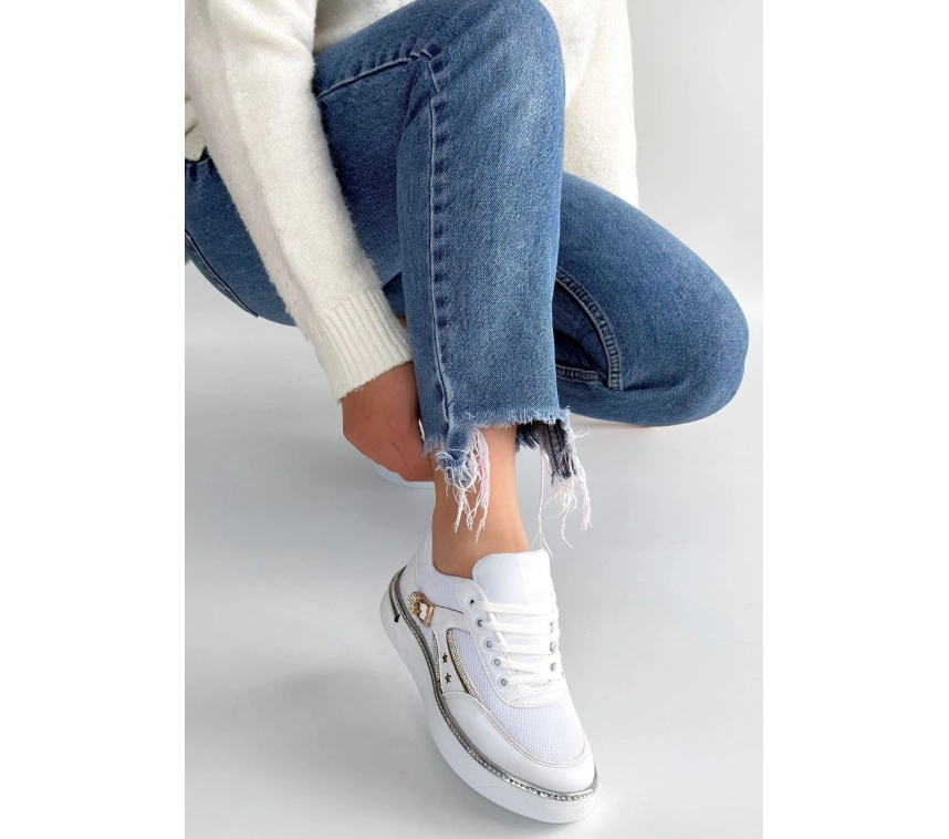 Junda Beyaz Cilt Bağcıklı Spor Ayakkabı