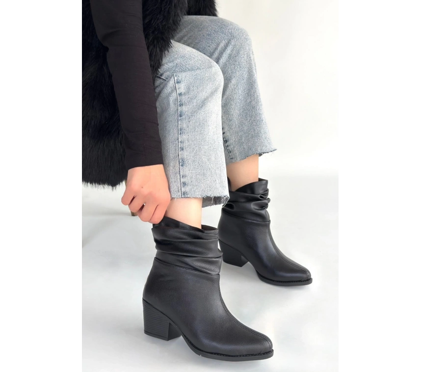 Lukana Siyah Cilt Topuklu Körüklü Bot