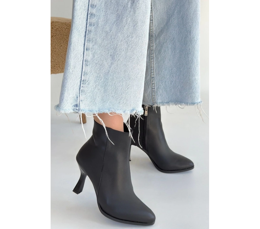 Mişha Siyah Cilt Topuklu Bot