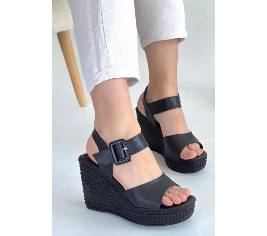 Wowo Siyah Cilt Dolgu Topuk Sandalet