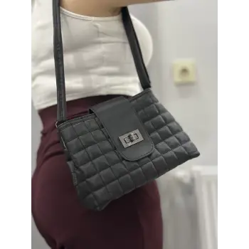 Kapaklı kapitone siyah cilt çanta