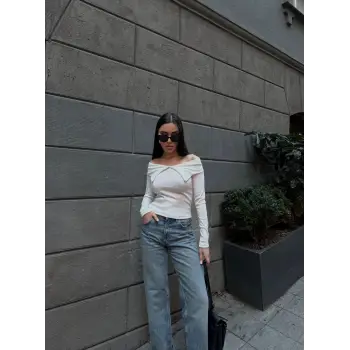 Kelebek yaka uzun kol bluz beyaz