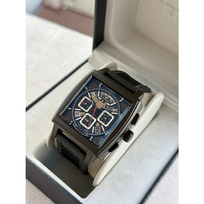 Ferro Siyah Silikon Kordon Erkek Kol Saati FM11553DWT-G Fonksiyonları Aktif 3 ATM Su Geçirmez