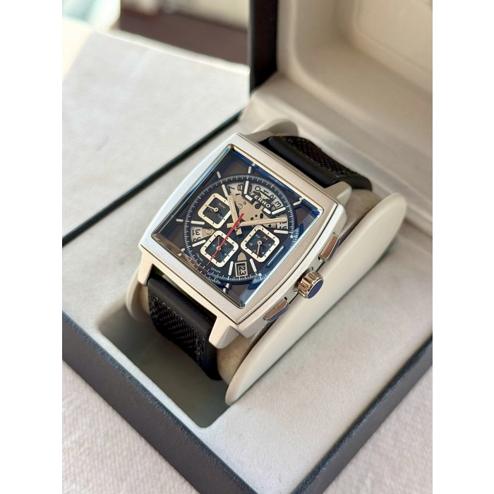 Ferro Siyah Silikon Kordon Erkek Kol Saati FM11553DWT-J2 Fonksiyonları Aktif 3 ATM Su Geçirmez