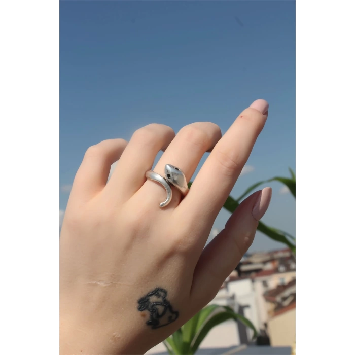 Metal Yılan Figürlü Ayarlamalı Antik Yüzük