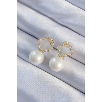 Pirinç Altın Renk Zirkon Taşlı Minimal Çiçek Tasarımlı Kadın Küpe