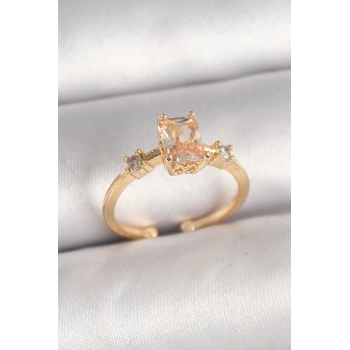 Pirinç Gold Renk Kare Zirkon Taş Model Kadın Yüzük