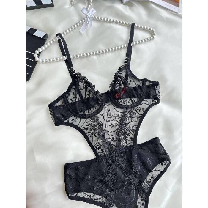 Sana Ne Lazımdı Çiçek Desenli Siyah Bodysuit