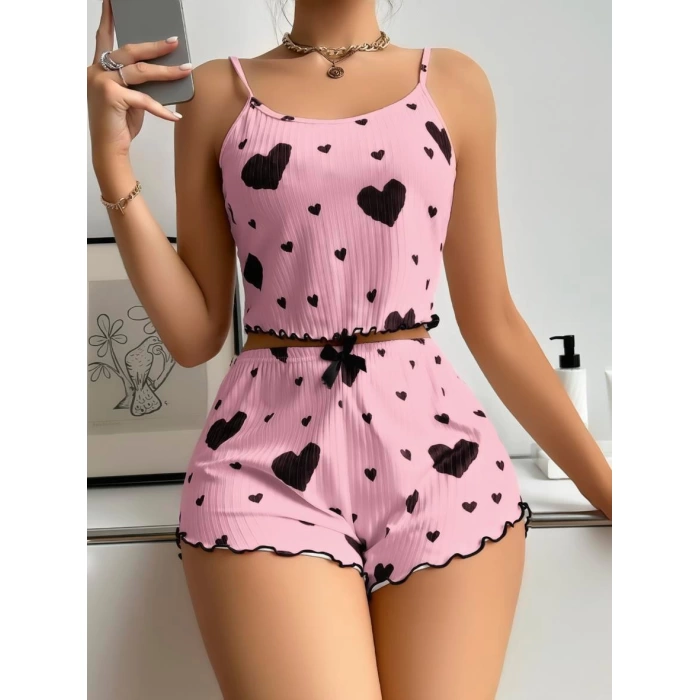 Sana Ne Lazımdı Pamuklu Pembe Üstüne Siyah Kalp Desenli Askılı Fitilli Şortlu Pijama Takımı