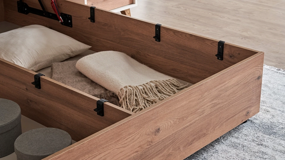 Mayer Based Bed - 160 cm - Titled