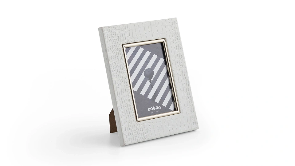 Ella Beyaz - Frame
