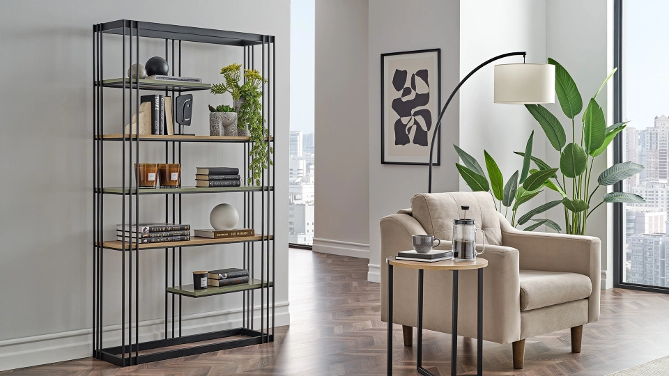 Tris Bookshelf
