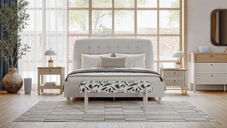 Linthe Bedroom Set