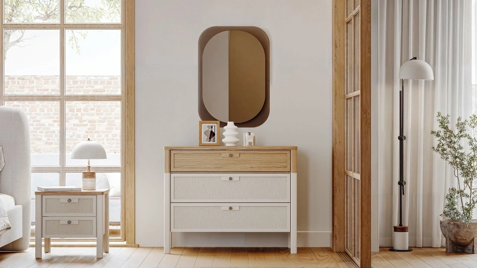 Linthe Bedroom Set