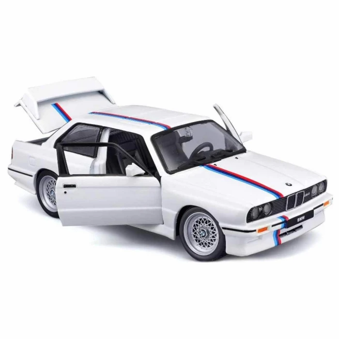 21100 Burago 1:24 BMW M3 1988 Model Araba