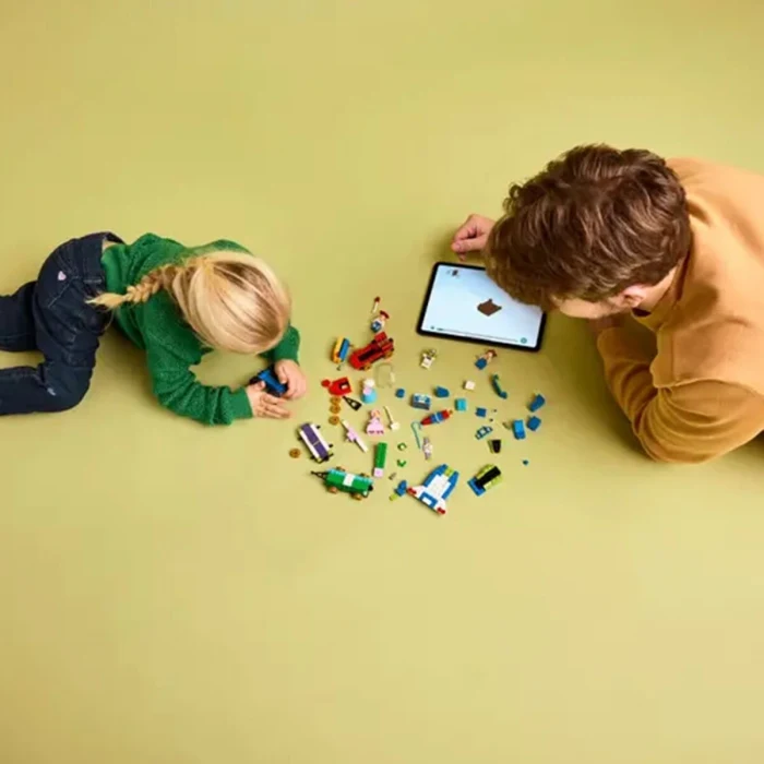 43264 Lego Disney Toy Story Kutlama Treni ve RC Araba 206 parça +4 yaş