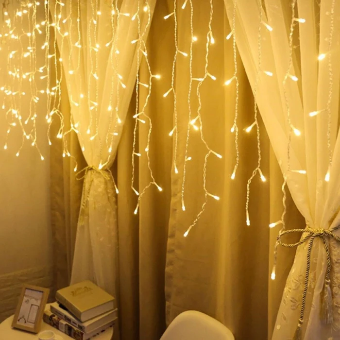 8 Fonksiyonlu 16 Saçaklı Perde Led 3 x 1 (Günışığı) (5124)