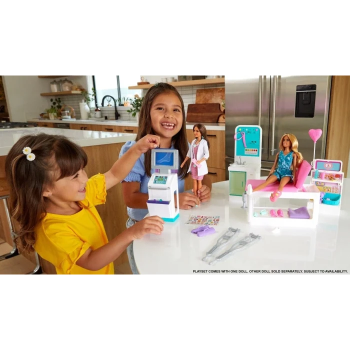 GTN61 Barbienin Klinik Oyun Seti