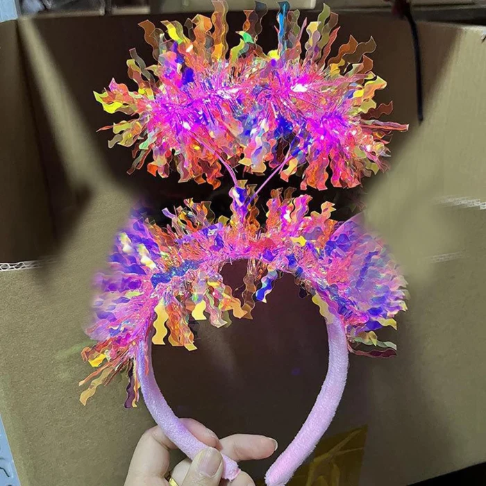 Pembe Renk Pembe Işıltılı Püsküllü Led Işıklı Parlak Hologramlı Taç 25x12 cm (5124)