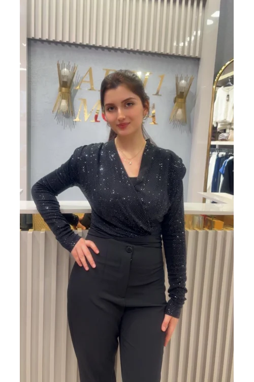 Artı 1 Çıtçıtlı Bluz