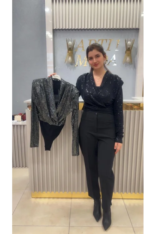 Artı 1 Çıtçıtlı Bluz