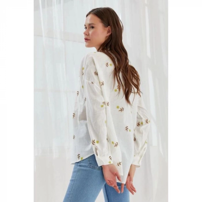 ÇİÇEK VE YAPRAK DESENLİ KADIN GÖMLEK
