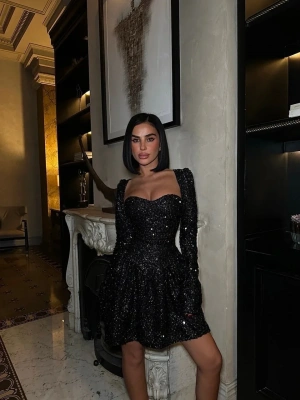 PAYET GLOPLU UZUN KOL ELBİSE SİYAH