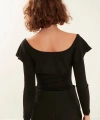 Kadın Siyah Volanlı Carmen Yaka Çıtçıtlı Örme Bluz