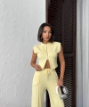 Kadın Polo Yaka Fermuarlı Crop Yelek ve Geniş Paça Çimalı Pantolon İkili Takım