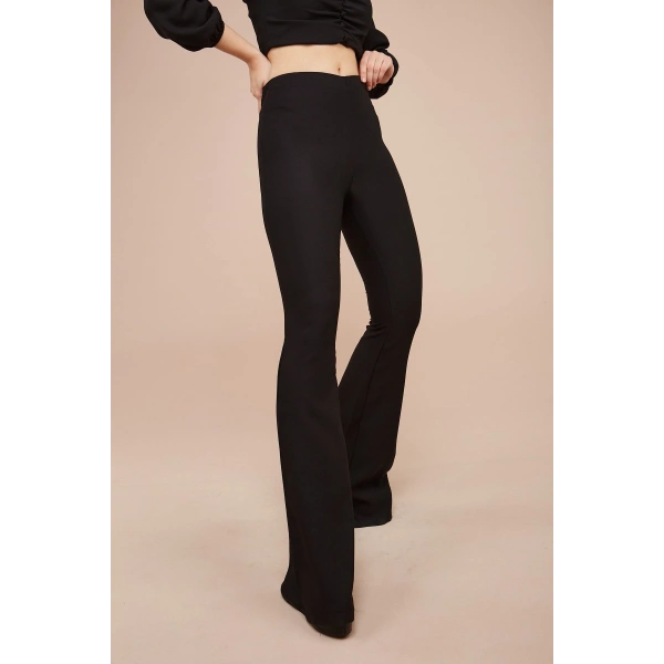 Kadın Siyah Bol Paça Kumaş Pantolon