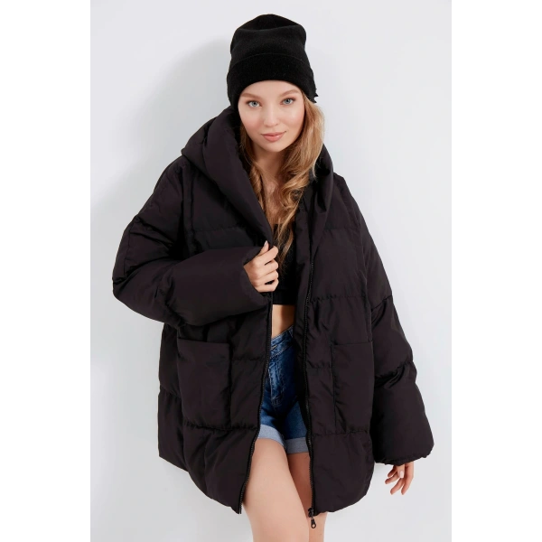 Kadın Siyah Şişme Yarasa Mont